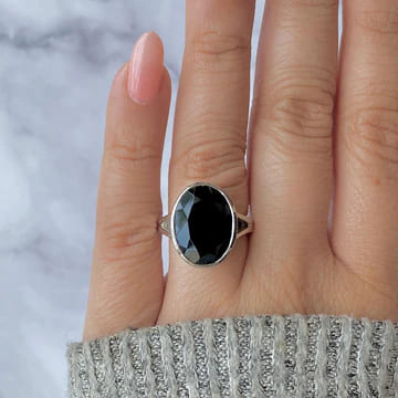 Black Tourmaline Jewelry: Your Daily Protection In Style